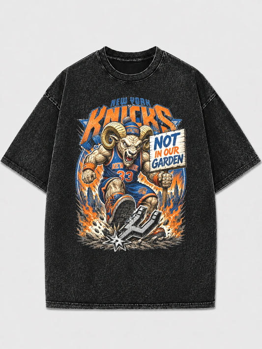 Vintage New York Knicks graphic tee with distressed finish